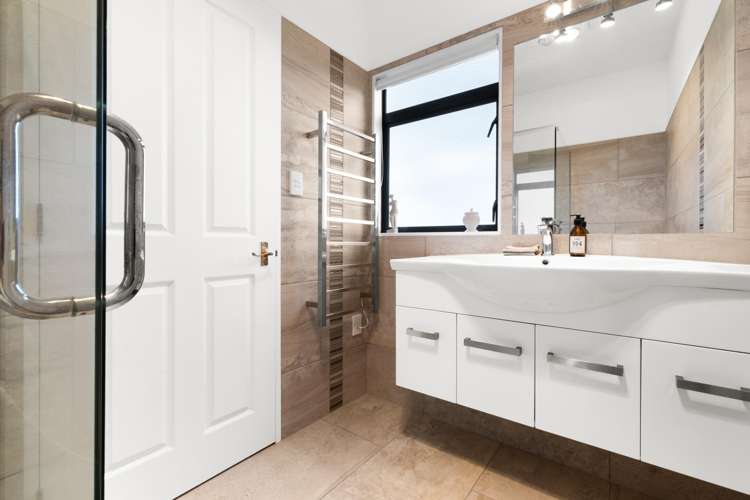 9 Kaimata Road, Pacific Heights Bay View_17