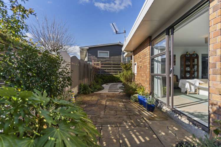 2/10 Terrace Avenue Mt Maunganui_10