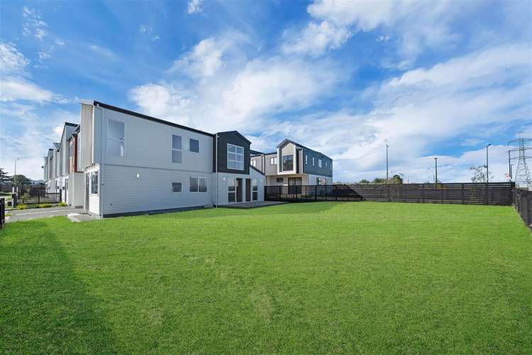 2 Longview Oak Lane Papakura_36
