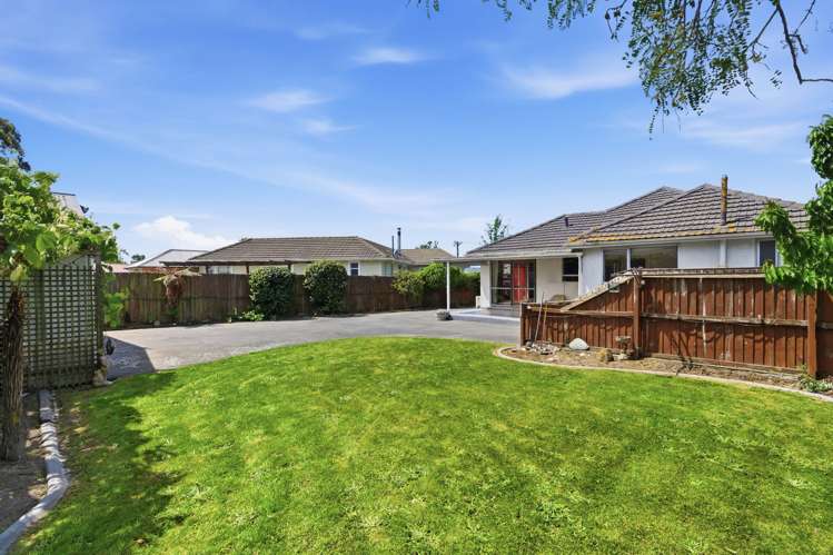 8 Nyoli Street Northcote_24