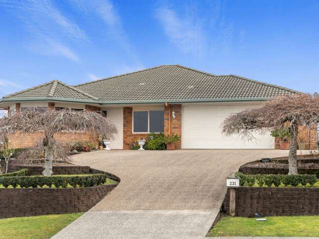 Easy Living with Outstanding Views