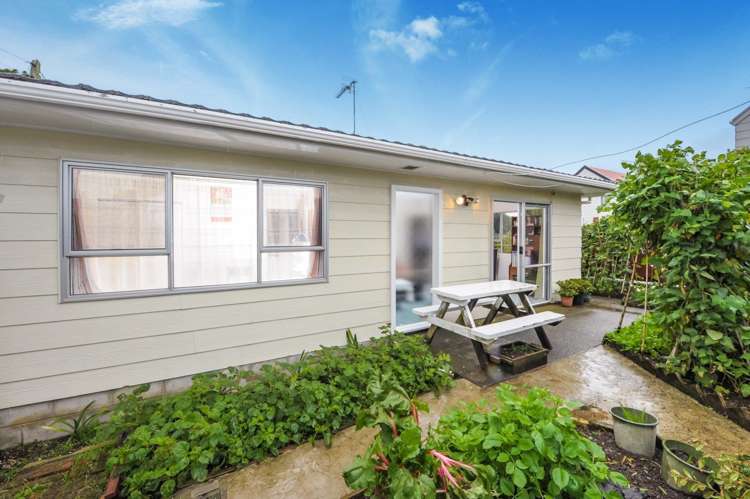 1/67a Spring Street Onehunga_0