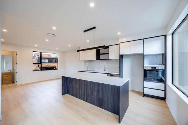 1/8 Alpers Avenue Epsom_2