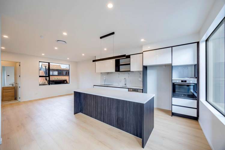 1/8 Alpers Avenue Epsom_2