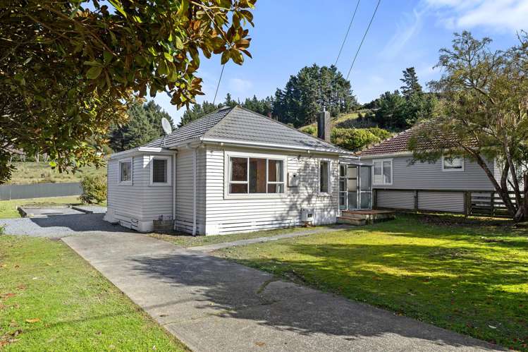 13 Mcgowan Road Wainuiomata_1