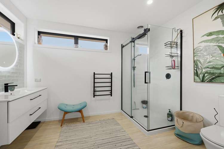 8 Ellersley Street Halfway Bush_12