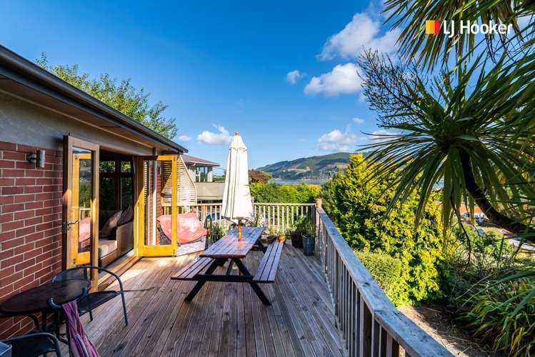 10 Castlewood Road Company Bay_10