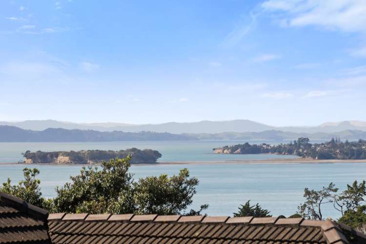 6 Beach Road Mellons Bay_18