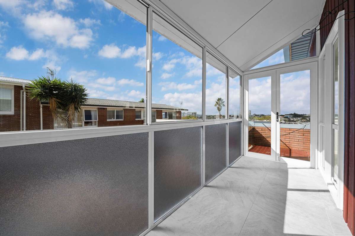 2/4 Rangitoto Terrace_4