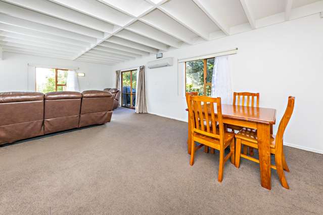 2/8 Sentosa Place Clover Park_2