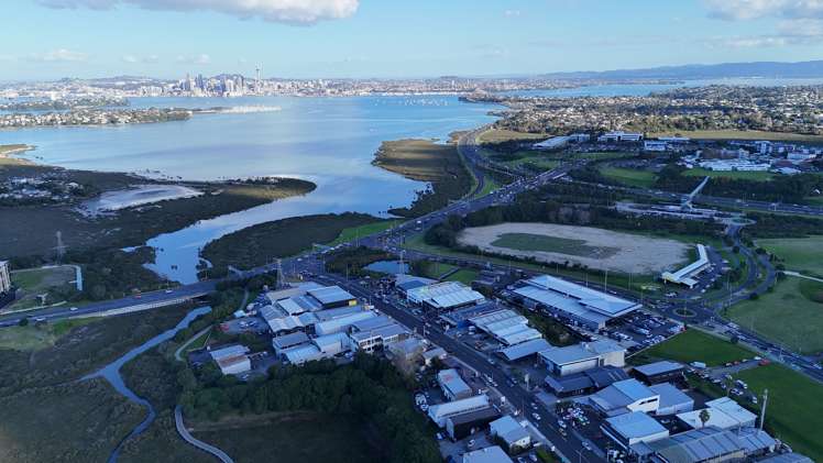 34 Barrys Point Road Takapuna_11