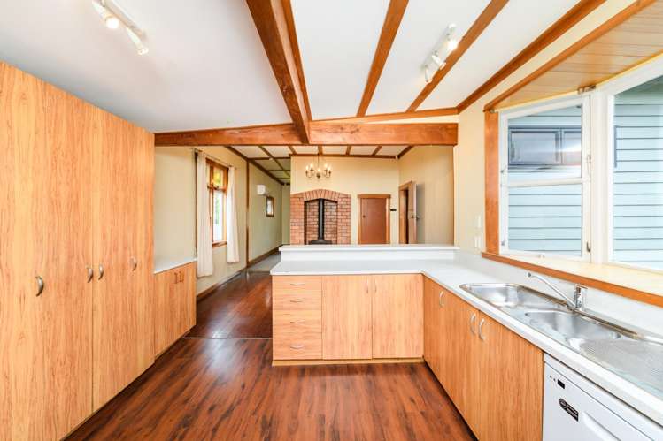 9 Burns Avenue Takaro_5