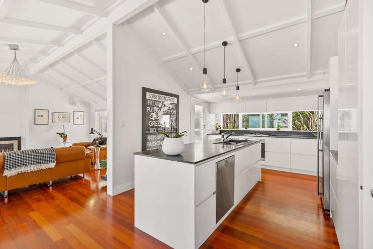 39 Oaia Road Muriwai_20