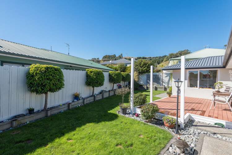 12 Kate Edgar Place Stoke_5