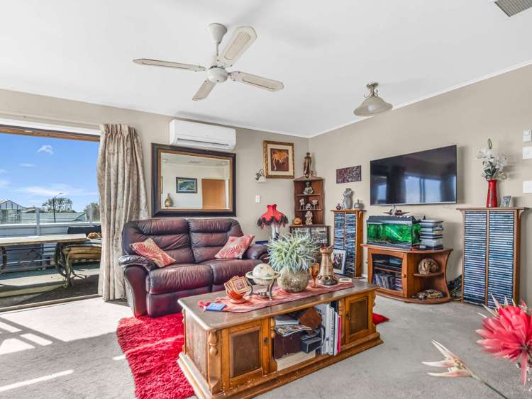 7 Burton Place Owhata_8