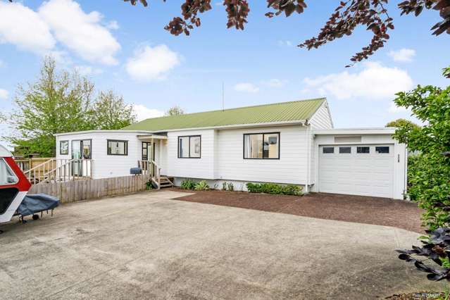 323 Hobsonville Road Hobsonville_1