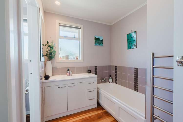 14 Jeanette Street Glenview_15