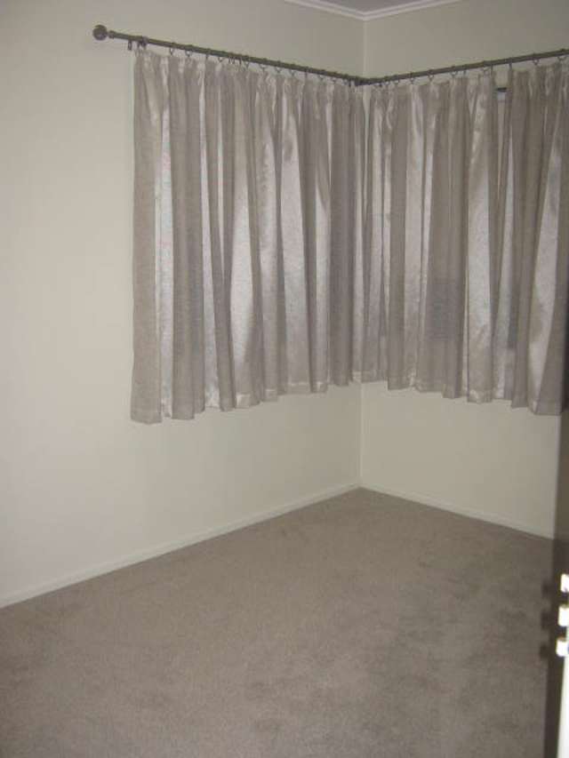 19 Kirrie Avenue Te Atatu South_3