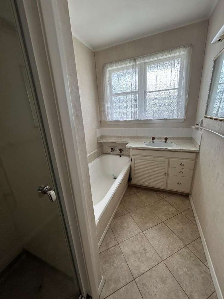 126 South Road 10754_6