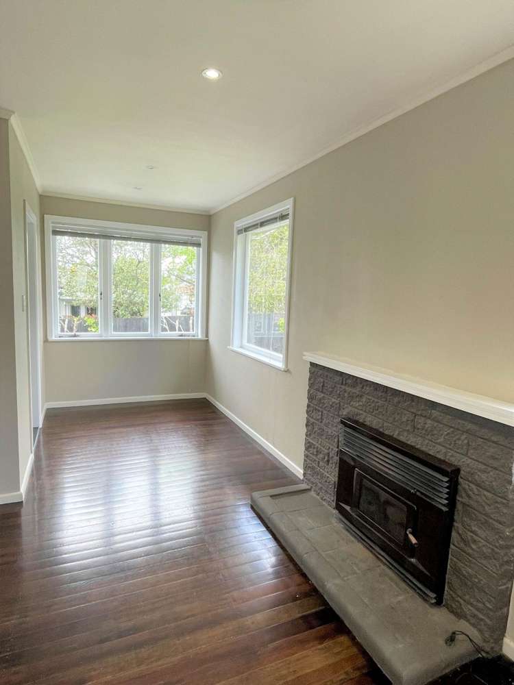 8 Grainger Road Te Atatu South_6
