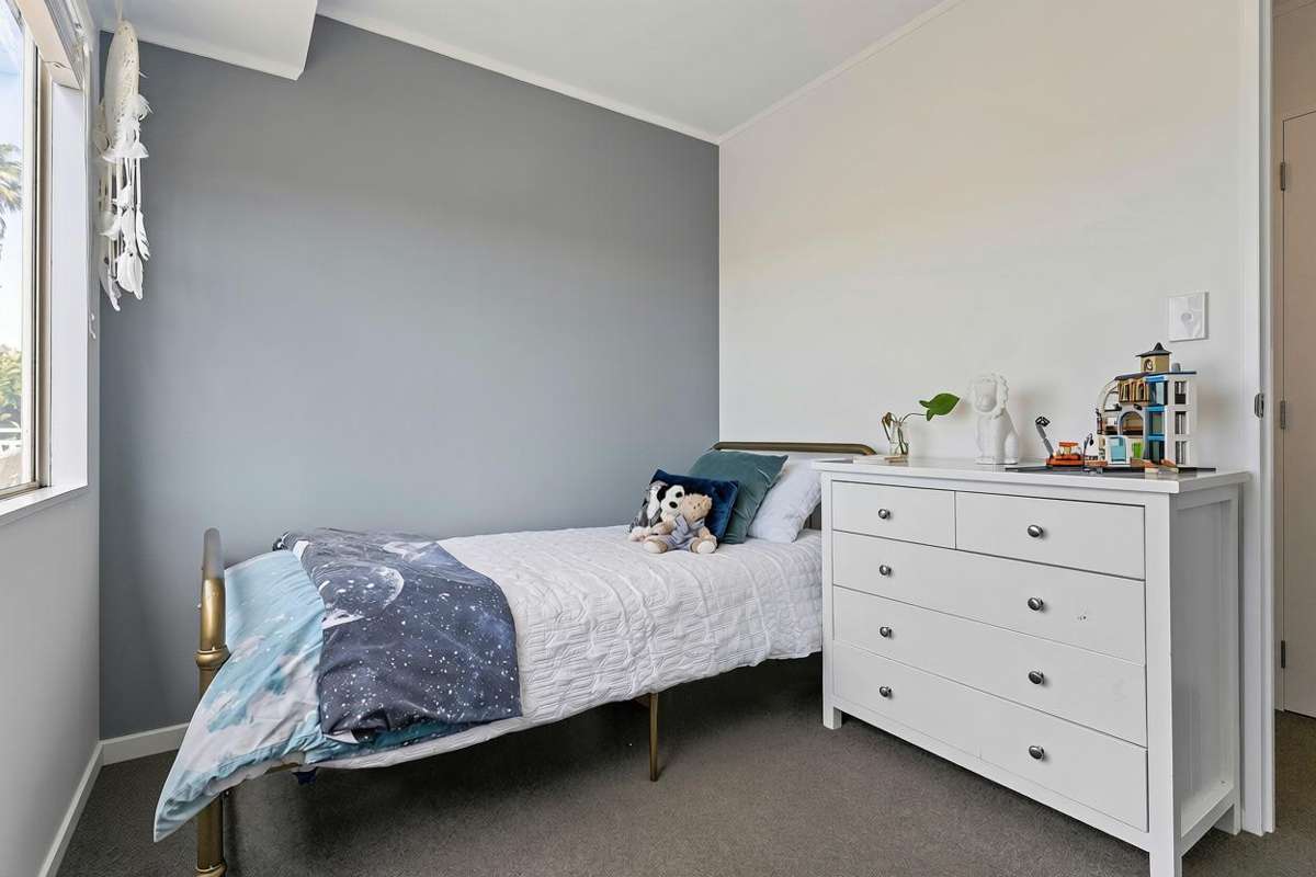 27 Ian Sage Avenue_5