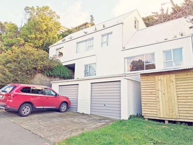 3 bedrooms 2 bathrooms  and 1 garage Flat