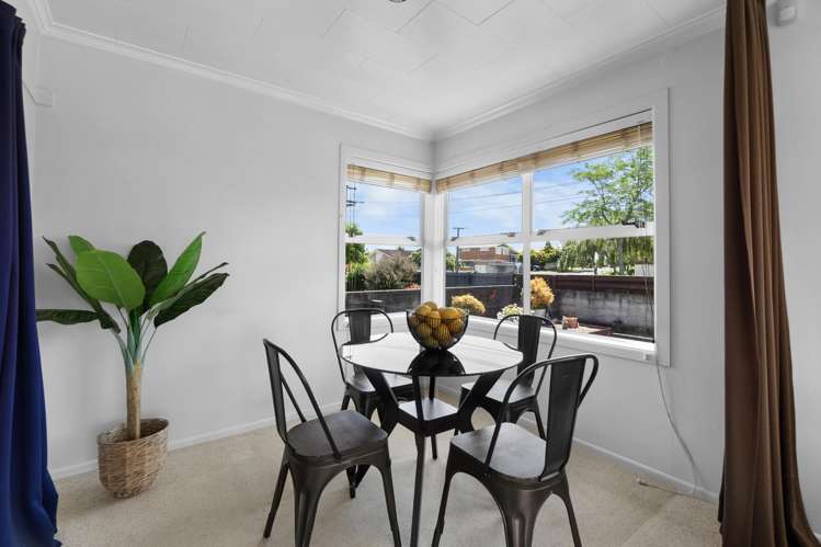 10 Garden Heights Avenue Glenview_5