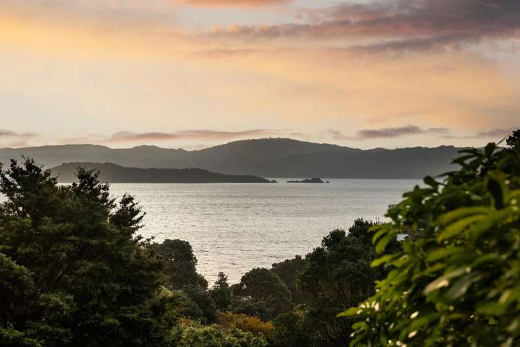 19 Kaitawa Road, York Bay Eastbourne_17