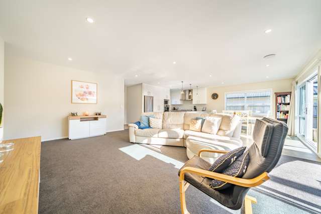 6 Poulson Grove Trentham_3