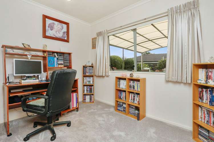 19 Castlehill Court Wattle Downs_18