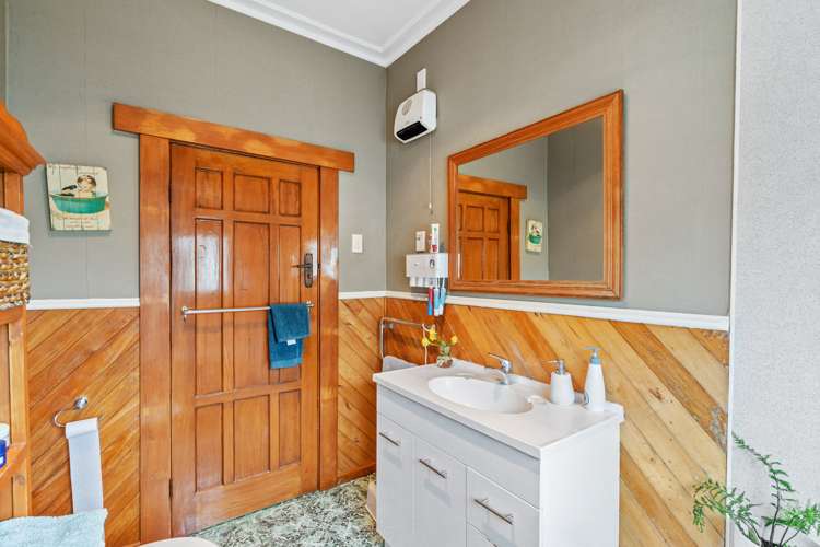 19 Lowe Street Avenal_16