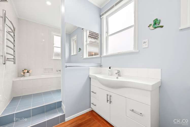 17 Chilton Grove Lower Hutt_16