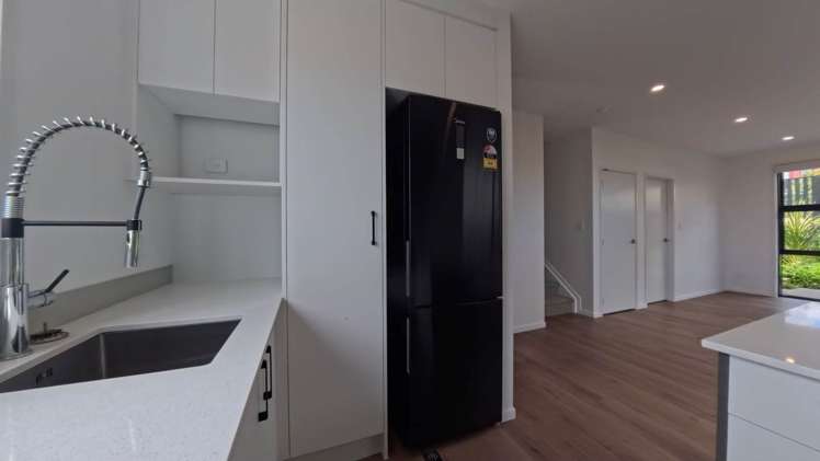 73 Freeland Avenue Mt Roskill_13