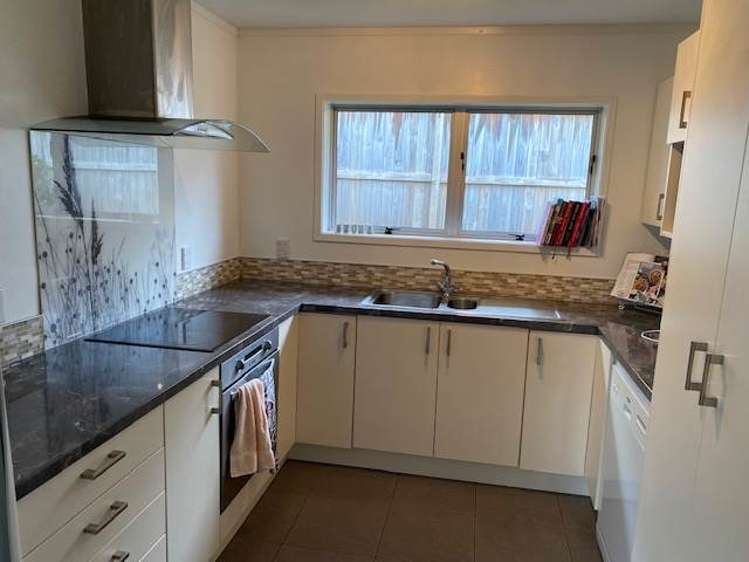 2/23 South Street Papakura_6