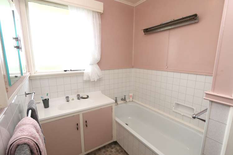 170 Racecourse Road Allenton_15