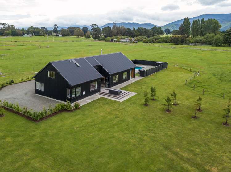 208a Wood Street Woodside_17