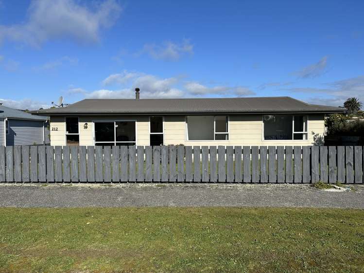 212 Revell Street Hokitika_17