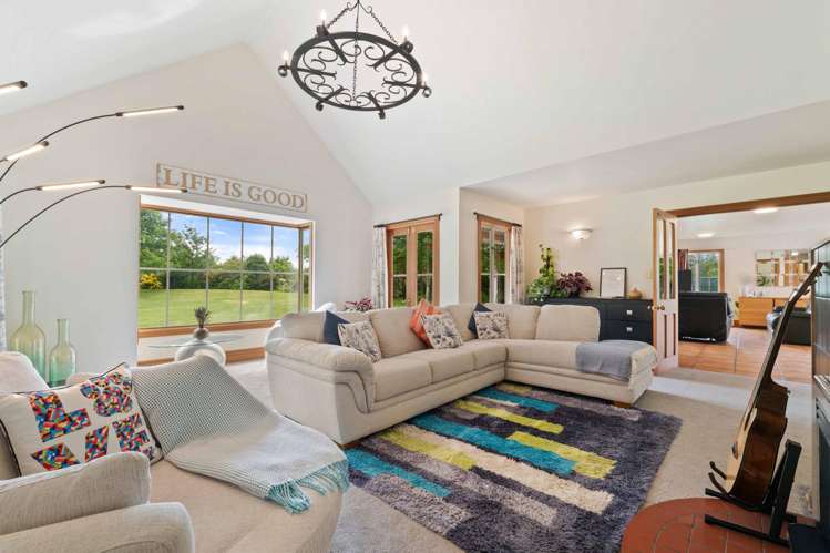 764 Courtenay Road Charing Cross_8