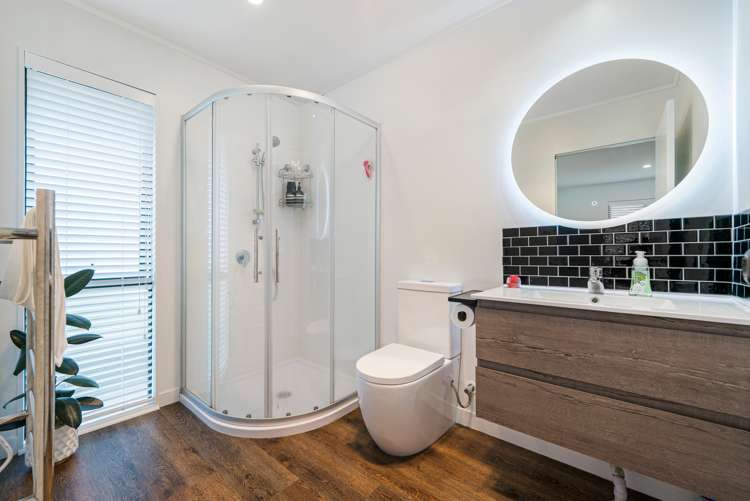 15 Frank Bunce Grove Flat Bush_14