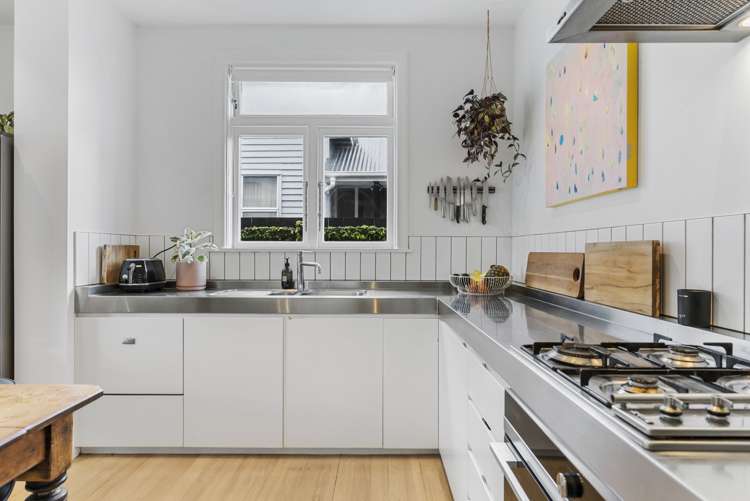 2/75 Queen Street Northcote Point_9