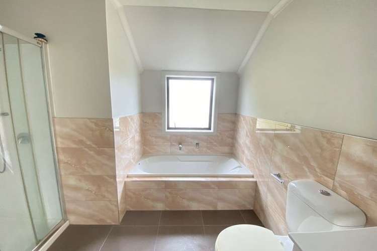 2/2 Swan Hill Drive Glen Eden_4