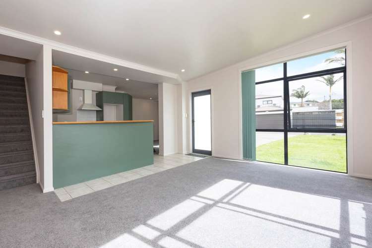 8a Charlenne Close Ranui_11