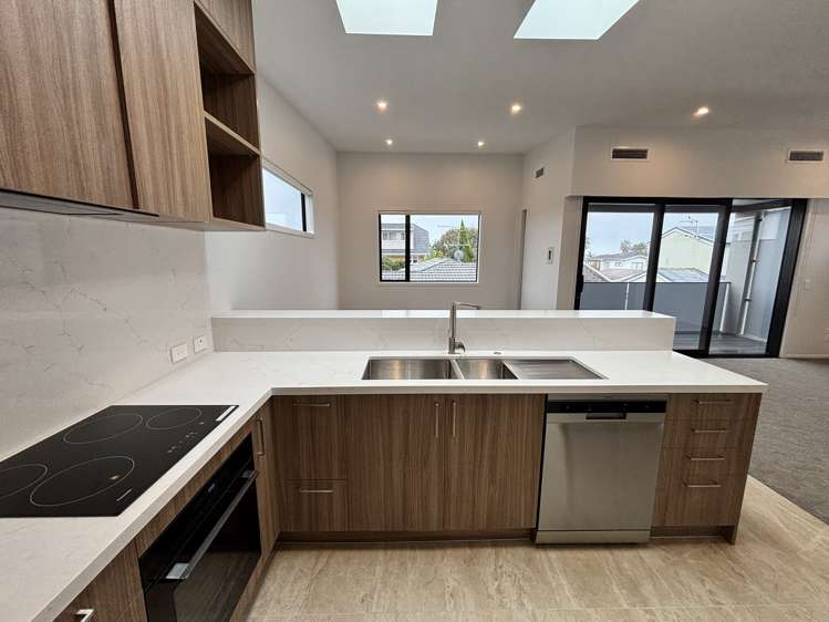 2/6 Sorrel Crescent Bucklands Beach_3