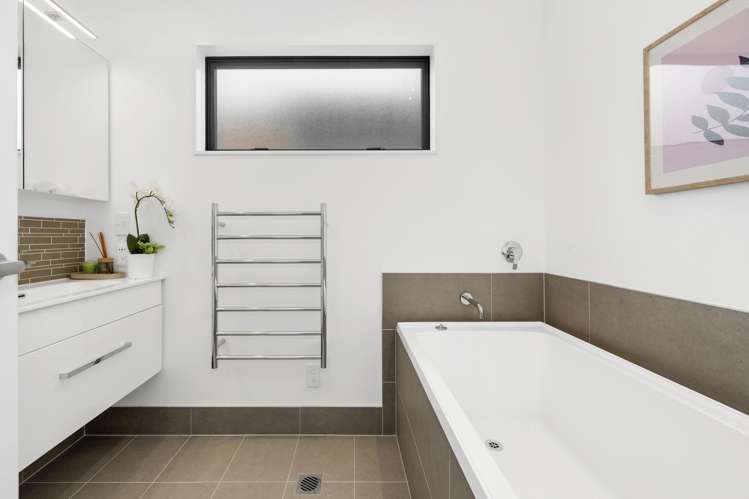 8 Whakaora Lane Flat Bush_13