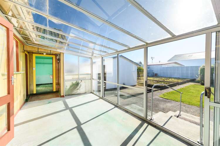 27 Lower High Street Marton_13