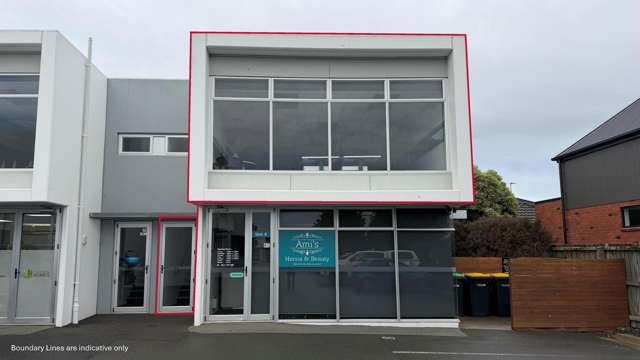 Furnished office with on site car park