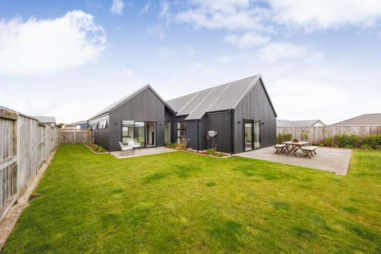 4 Sardinia Grove Fitzherbert_29