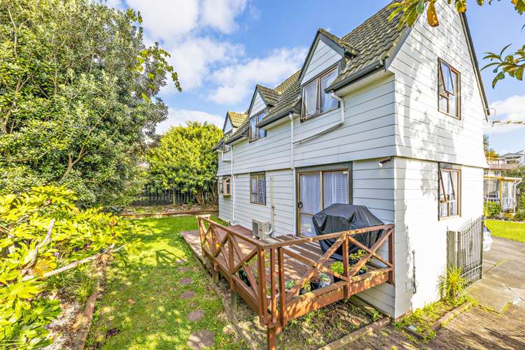 2/8 Sentosa Place Clover Park_0