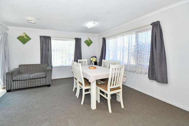 9 Mark Edgar Place Clendon Park_3