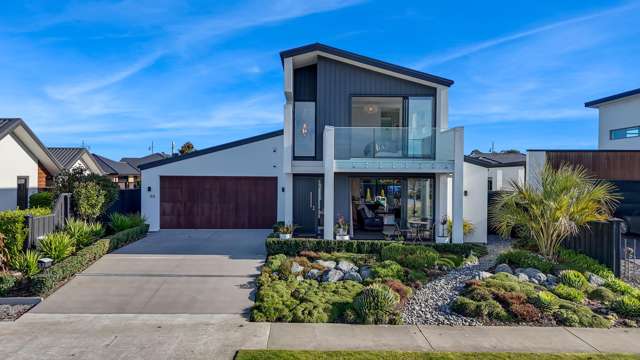 Unrivalled Lake Views - Luxury Living